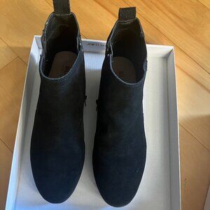 Blondo Stringer Waterproof Wedge Bootie (Size 7.5)